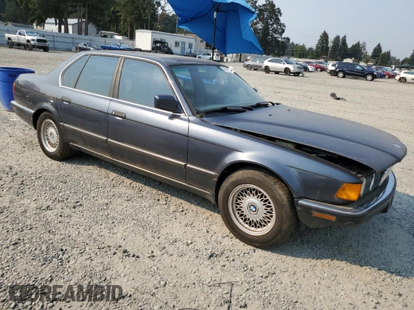 1994 BMW 7 Series z VIN WBAGD4329RDE68127, wystawiony jako Copart lot #70697044 z przebiegiem 179 943 mil mil oraz Czysty tytuł • Clean title. Historia ofert i sprzedaży dostępna na DreamBid. Obrazek 4.
