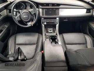 2017 Jaguar XF 20d Premium with VIN SAJBD4BN3HCY42629, listed as a Copart auction lot 69772174 with 84,563 mi miles and Salvage Title. Bid and sale history available at carsss.com. Image 8.