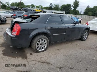 2009 Chrysler 300 z VIN 2C3KK63T39H629020, wystawiony jako Copart lot #65266734 z przebiegiem 175 591 mil mil oraz Szkoda całkowita • Salvage title. Historia ofert i sprzedaży dostępna na DreamBid. Obrazek 3.