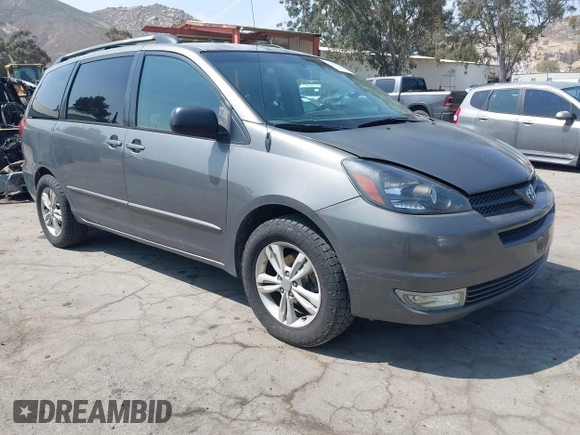 2005 Toyota Sienna CE with VIN 5TDZA23C75S342958, listed as a IAAI auction lot 42120039 with 211,029 mi miles. Bid and sale history available at carsss.com. Image 1.