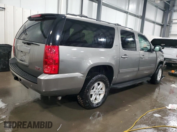 2012 GMC Yukon XL SLT with VIN 1GKS2KE73CR289965, listed as a Copart auction lot 85985984 with 138,742 mi miles and Salvage Title. Bid and sale history available at carsss.com. Image 3.