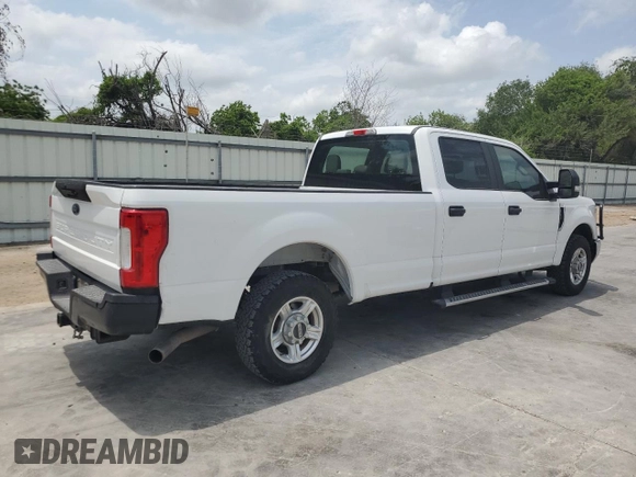 2017 Ford F-250 XL with VIN 1FT7W2A61HEB68868, listed as a Copart auction lot 55811175 with 180,279 mi miles and Clean title. Bid and sale history available at DreamBid. Image 3.