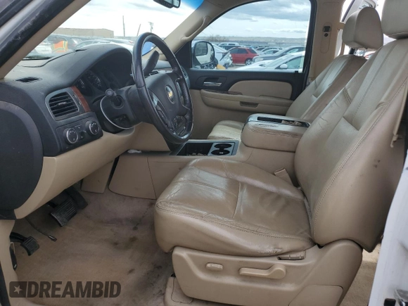 2007 Chevrolet Suburban LT z VIN 1GNFK16317J167510, wystawiony jako Copart lot #50363675 z przebiegiem Nie podano mil oraz Czysty tytuł • Clean title. Historia ofert i sprzedaży dostępna na DreamBid. Obrazek 7.
