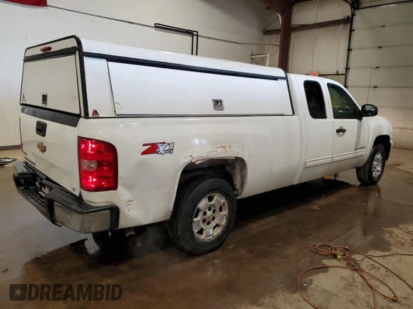 2011 Chevrolet Silverado 1500 LT with VIN 1GCRKSE09BZ235775, listed as a Copart auction lot 53559085 with 217,880 mi miles and Clean Title. Bid and sale history available at DreamBid. Image 3.