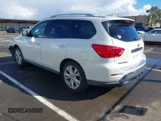 2019 Nissan Pathfinder SV z VIN 5N1DR2MN8KC580359, wystawiony jako IAAI lot #41767664 z przebiegiem 66 248 mil mil oraz . Historia ofert i sprzedaży dostępna na DreamBid. Obrazek 3.