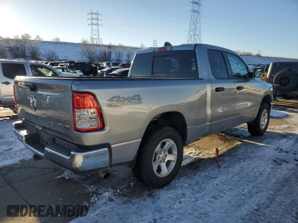 2019 Ram 1500 Tradesman z VIN 1C6SRFCT9KN738027, wystawiony jako Copart lot #87824045 z przebiegiem 198 889 mil mil oraz Czysty tytuł • Clean title. Historia ofert i sprzedaży dostępna na DreamBid. Obrazek 3.