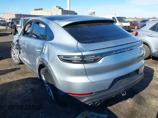 2021 Porsche Cayenne z VIN WP1BA2AY8MDA42886, wystawiony jako IAAI lot #41465968 z przebiegiem 17 062 mil mil oraz . Historia ofert i sprzedaży dostępna na DreamBid. Obrazek 3.