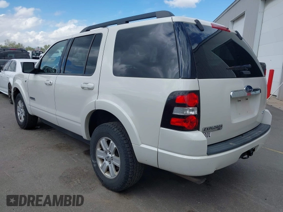 2008 Ford Explorer XLT with VIN 1FMEU73898UA38623, listed as a IAAI auction lot 42044003 with 235,591 mi miles. Bid and sale history available at carsss.com. Image 3.