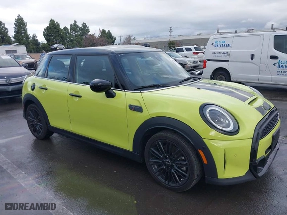 2024 MINI Hardtop 4 Door Cooper S with VIN WMW53DK02R2V52292, listed as a IAAI auction lot 41258633 with 15767 miles. Bid and sale history available at carsss.com. Image 1.