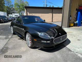 2006 Maserati GranSport z VIN ZAMEB18A660026402, wystawiony jako Copart lot #55486035 z przebiegiem 56 515 mil mil oraz Tytuł czysty. Historia ofert i sprzedaży dostępna na DreamBid. Obrazek 1.