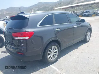 2017 Kia Sorento LX with VIN 5XYPG4A30HG277019, listed as a IAAI auction lot 42101139 with 73,269 mi miles. Bid and sale history available at carsss.com. Image 4.