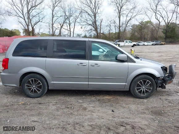 2016 Dodge Grand Caravan Canada Value Package with VIN 2C4RDGBG2GR386094, listed as a IAAI auction lot 41407358 with NaN miles. Bid and sale history available at carsss.com. Image 14.