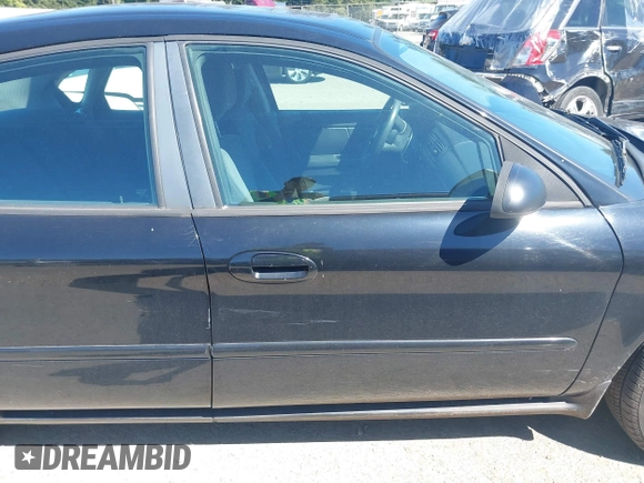 2005 Ford Taurus SE with VIN 1FAFP53255A228082, listed as a IAAI auction lot 42183671 with 95,382 mi miles and . Bid and sale history available at DreamBid. Image 6.