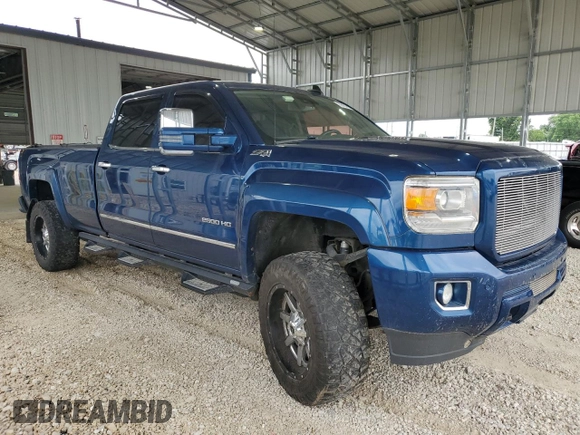 2016 GMC Sierra 2500HD SLT z VIN 1GT12TE80GF271582, wystawiony jako Copart lot #59993915 z przebiegiem 224 490 mil mil oraz Szkoda całkowita • Salvage title. Historia ofert i sprzedaży dostępna na DreamBid. Obrazek 4.