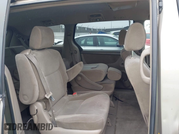 2005 Toyota Sienna CE with VIN 5TDZA23CX5S376540, listed as a IAAI auction lot 41840398 with 180,285 mi miles. Bid and sale history available at carsss.com. Image 8.
