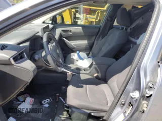 2023 Toyota Corolla Cross LE z VIN 7MUBAAAG3PV043803, wystawiony jako Copart lot #51462105 z przebiegiem 35 146 mil mil oraz Czysty tytuł • Clean title. Historia ofert i sprzedaży dostępna na DreamBid. Obrazek 7.