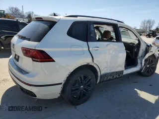 2022 Volkswagen Tiguan SE R-Line Black with VIN 3VVCB7AX7NM058155, listed as a Copart auction lot 49358225 with 28,093 mi miles and Salvage Title. Bid and sale history available at DreamBid. Image 3.