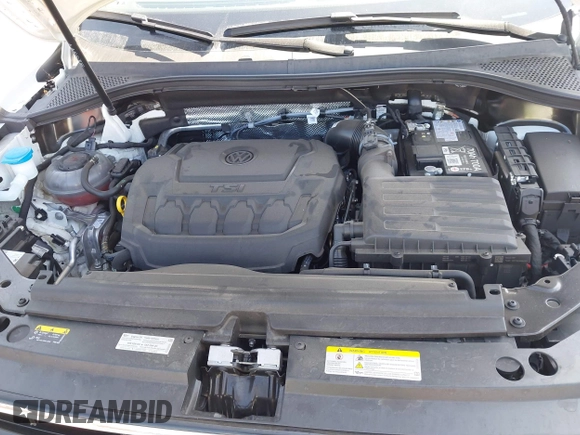2024 Volkswagen Tiguan SE R-Line Black with VIN 3VVCB7AX7RM085619, listed as a IAAI auction lot 42325566 with 10,615 mi miles and . Bid and sale history available at DreamBid. Image 10.