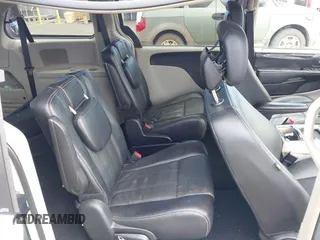 2014 Chrysler Town & Country Touring with VIN 2C4RC1BG1ER242842, listed as a IAAI auction lot 42043861 with 102,448 mi miles. Bid and sale history available at carsss.com. Image 8.