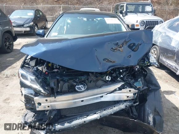 2020 Toyota Camry SE z VIN 4T1G11BKXLU002444, wystawiony jako IAAI lot #41948501 z przebiegiem 53 902 mil mil oraz . Historia ofert i sprzedaży dostępna na DreamBid. Obrazek 12.