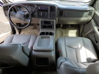 2005 GMC Yukon XL SLT with VIN 1GKEC16Z75J186182, listed as a Copart auction lot 49552555 with 176,659 mi miles and Salvage Title. Bid and sale history available at carsss.com. Image 8.