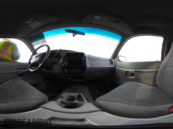 1999 Ford Explorer с VIN 1FMYU22E9XUB59237, выставлен на аукционе IAAI как лот 41773698 с пробегом 202 175 миль миль и . История ставок и продаж доступна на DreamBid. Изображение 18.