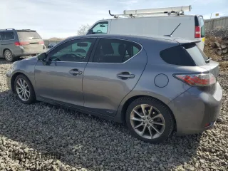 2013 Lexus CT 200h z VIN JTHKD5BH9D2134124, wystawiony jako Copart lot #47946495 z przebiegiem 272 989 mil mil oraz Szkody całkowita. Historia ofert i sprzedaży dostępna na DreamBid. Obrazek 2.