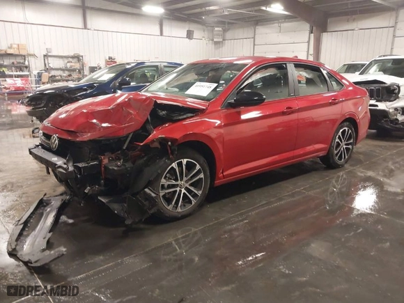 2025 Volkswagen Jetta Sport with VIN 3VWBX7BU2SM011768, listed as a IAAI auction lot 40951748 with 869 mi miles. Bid and sale history available at carsss.com. Image 2.