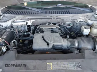 2004 Ford Expedition Special Service with VIN 1FMRU15W04LA07318, listed as a IAAI auction lot 41735520 with 231,051 mi miles. Bid and sale history available at carsss.com. Image 10.