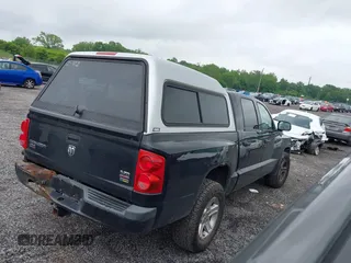 2008 Dodge Dakota с VIN 1D7HW68NX8S560117, выставлен на аукционе IAAI как лот 42383642 с пробегом 108 639 миль миль и . История ставок и продаж доступна на DreamBid. Изображение 4.