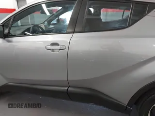 2018 Toyota C-HR XLE z VIN NMTKHMBX0JR015680, wystawiony jako IAAI lot #41987642 z przebiegiem 80 367 mil mil oraz . Historia ofert i sprzedaży dostępna na DreamBid. Obrazek 14.