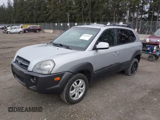2008 Hyundai Tucson SE with VIN KM8JN72D68U762845, listed as a IAAI auction lot 41839903 with 188,546 mi miles. Bid and sale history available at carsss.com. Image 2.