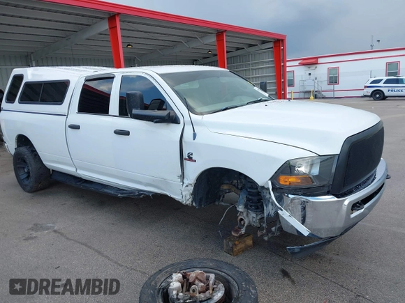 2012 Ram 2500 ST с VIN 3C6UD5HL7CG108382, выставлен на аукционе IAAI как лот 39459188 с пробегом 181 499 миль миль и . История ставок и продаж доступна на DreamBid. Изображение 1.
