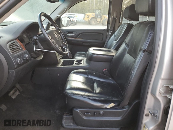 2007 GMC Yukon SLT with VIN 1GKFK13037J301361, listed as a Copart auction lot 73737044 with 271,585 mi miles and Clean Title. Bid and sale history available at carsss.com. Image 7.