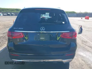 2020 Mercedes-Benz GLC 300 z VIN W1N0G8DB2LF840569, wystawiony jako IAAI lot #41959432 z przebiegiem 78 696 mil mil oraz . Historia ofert i sprzedaży dostępna na DreamBid. Obrazek 16.