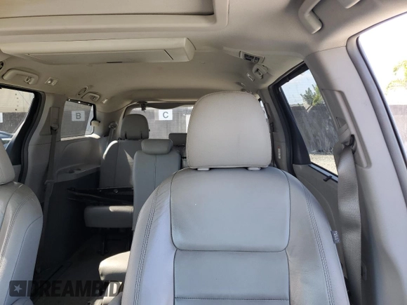 2015 Toyota Sienna XLE with VIN 5TDYK3DCXFS672544, listed as a Copart auction lot 52135735 with 181,780 mi miles and Salvage Title. Bid and sale history available at carsss.com. Image 10.