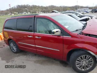 2014 Chrysler Town & Country Touring-L with VIN 2C4RC1CGXER165421, listed as a IAAI auction lot 41866846 with 53,303 mi miles. Bid and sale history available at carsss.com. Image 14.