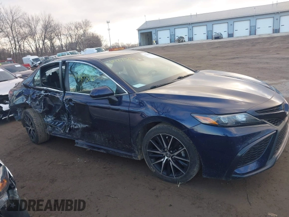 2021 Toyota Camry SE Nightshade with VIN 4T1G11AK4MU483214, listed as a IAAI auction lot 41487326 with 102,205 mi miles and . Bid and sale history available at DreamBid. Image 6.