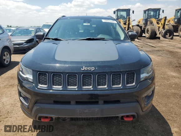 2017 Jeep Compass Trailhawk z VIN 3C4NJDDB4HT636215, wystawiony jako Copart lot #61841315 z przebiegiem 77 872 mil mil oraz Szkoda całkowita • Salvage title. Historia ofert i sprzedaży dostępna na DreamBid. Obrazek 5.