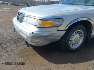 1997 Mercury Grand Marquis LS with VIN 2MELM75W3VX717801, listed as a IAAI auction lot 41920075 with 173,730 mi miles and . Bid and sale history available at DreamBid. Image 17.