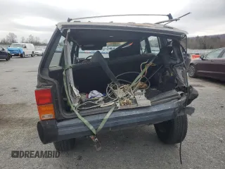 1987 Jeep Cherokee z VIN 1JCMR7819HT151523, wystawiony jako Copart lot #51586765 z przebiegiem 113 668 mil mil oraz Szkoda całkowita • Salvage title. Historia ofert i sprzedaży dostępna na DreamBid. Obrazek 6.