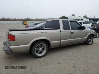 2001 GMC Sonoma SLS w/1SG Pkg with VIN 1GTCS19W318154175, listed as a Copart auction lot 79110724 with 135,746 mi miles and Salvage Title. Bid and sale history available at carsss.com. Image 3.