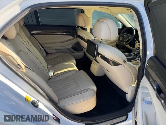 2019 Genesis G90 z VIN KMTF54JH1KU054539, wystawiony jako Copart lot #53653765 z przebiegiem 27 024 mil mil oraz Nie do naprawy • Non repairable. Historia ofert i sprzedaży dostępna na DreamBid. Obrazek 11.