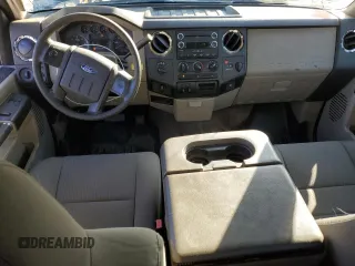 2009 Ford F-350 XL with VIN 1FTWX31559EA53391, listed as a Copart auction lot 81005214 with 49,398 mi miles and Clean Title. Bid and sale history available at DreamBid. Image 8.