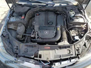 2013 Mercedes-Benz C 250 Sport z VIN WDDGF4HB5DR247239, wystawiony jako Copart lot #55534235 z przebiegiem 150 674 mil mil oraz Szkoda całkowita • Salvage title. Historia ofert i sprzedaży dostępna na DreamBid. Obrazek 11.