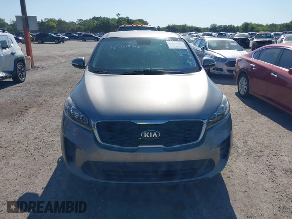 2019 Kia Sorento LX with VIN 5XYPG4A3XKG547848, listed as a IAAI auction lot 42023357 with 189,258 mi miles. Bid and sale history available at carsss.com. Image 12.