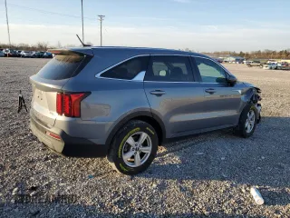 2022 Kia Sorento LX with VIN 5XYRG4LC6NG094967, listed as a Copart auction lot 48988235 with 28,521 mi miles and Salvage Title. Bid and sale history available at carsss.com. Image 3.