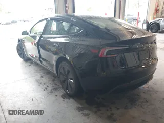 2025 Tesla Model 3 Long Range с VIN 5YJ3E1EB9SF915531, выставлен на аукционе IAAI как лот 42191805 с пробегом 3 333 миль миль и . История ставок и продаж доступна на DreamBid. Изображение 3.