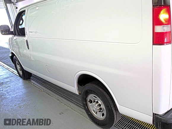 2017 Chevrolet Express Cargo with VIN 1GCWGAFF5H1313994, listed as a IAAI auction lot 42613462 with 163,743 mi miles and . Bid and sale history available at DreamBid. Image 25.