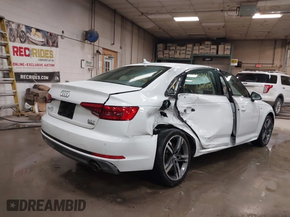 2017 Audi A4 Premium Plus z VIN WAUENAF45HN039427, wystawiony jako IAAI lot #41595241 z przebiegiem 64 605 mil mil oraz . Historia ofert i sprzedaży dostępna na DreamBid. Obrazek 4.